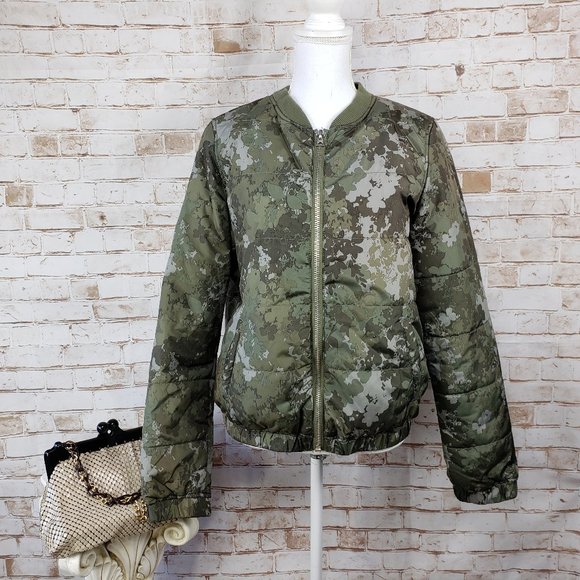 Aeropostale L Floral Camouflage Puffer Jacket - Picture 1 of 11